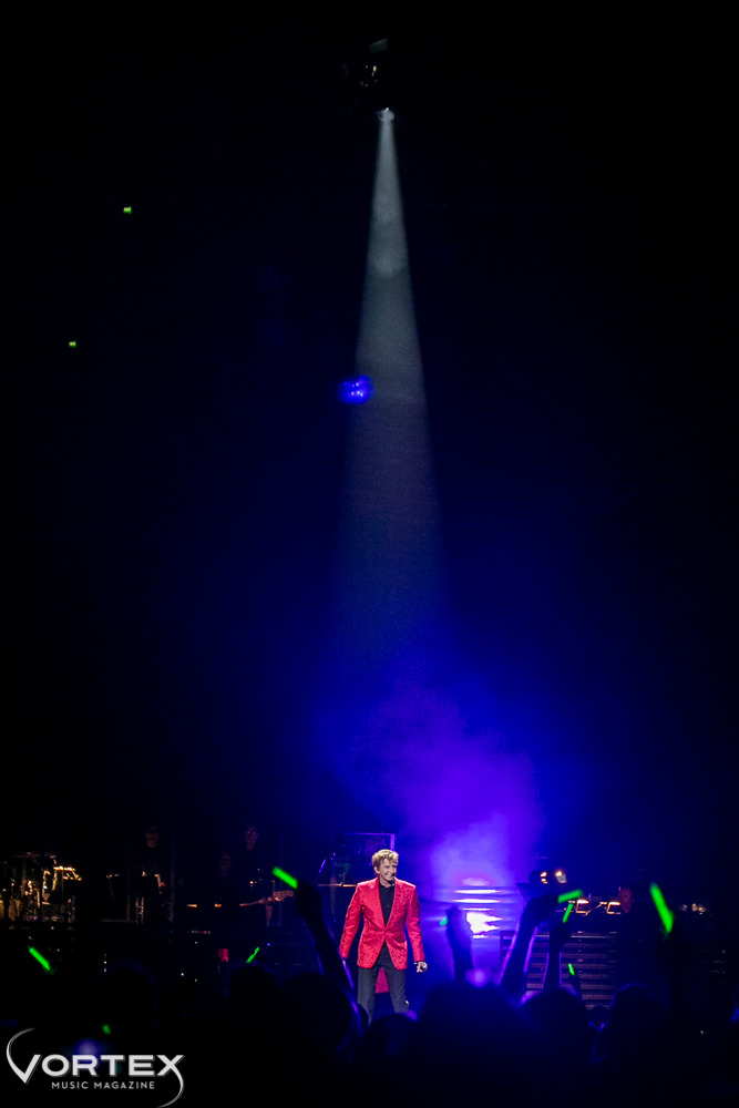 Barry Manilow, Moda Center, photo by Paul Garcia