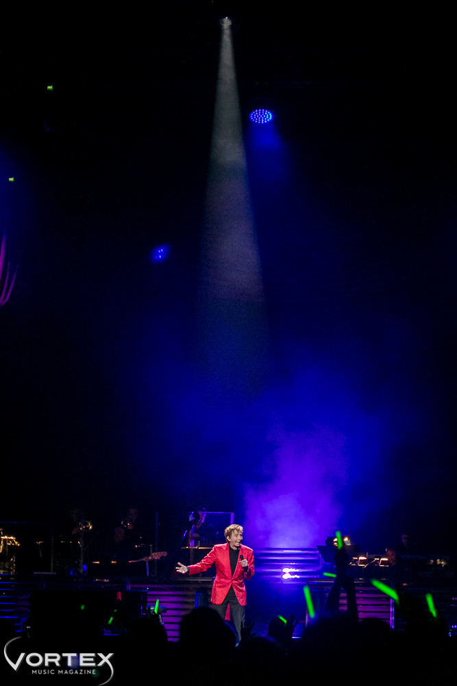 Barry Manilow, Moda Center, photo by Paul Garcia
