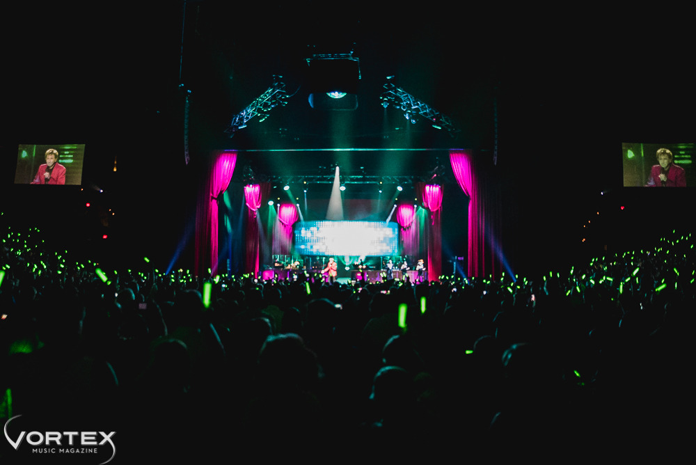 Barry Manilow, Moda Center, photo by Paul Garcia