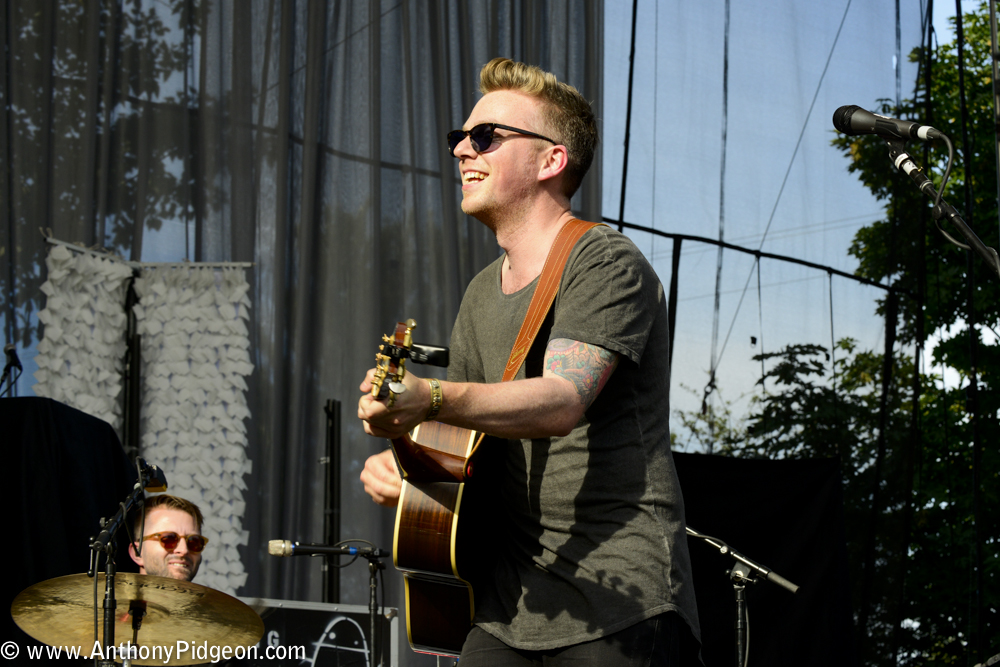 Greg Holden, Edgefield Amphitheater, photo by Anthony Pidgeon
