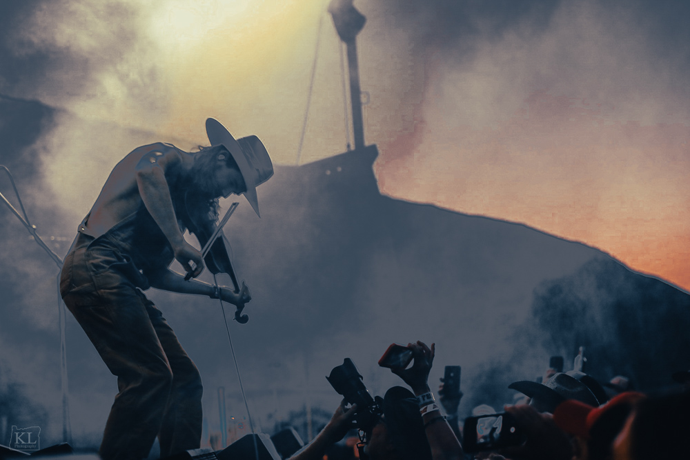 Shane Smith & The Saints, photo by Kris Luke