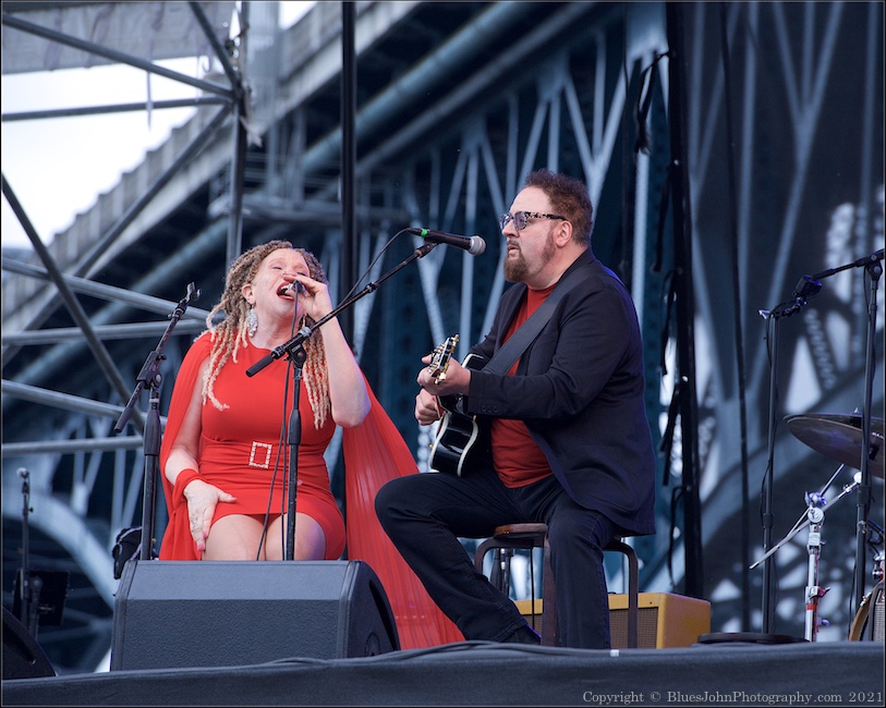 LaRhonda Steele, Hershel Yatovitz, The Lot at Zidell Yards, Waterfront Blues Festival, photo by John Alcala