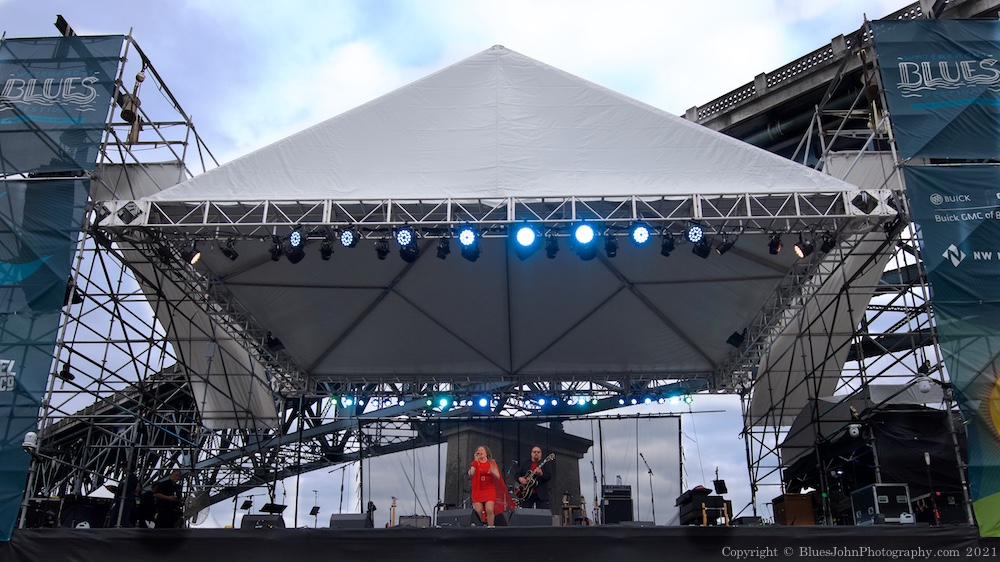 LaRhonda Steele, Hershel Yatovitz, The Lot at Zidell Yards, Waterfront Blues Festival, photo by John Alcala