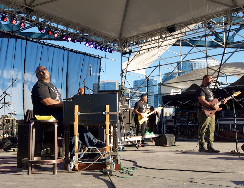 The Lot at Zidell Yards, Waterfront Blues Festival, photo by John Alcala