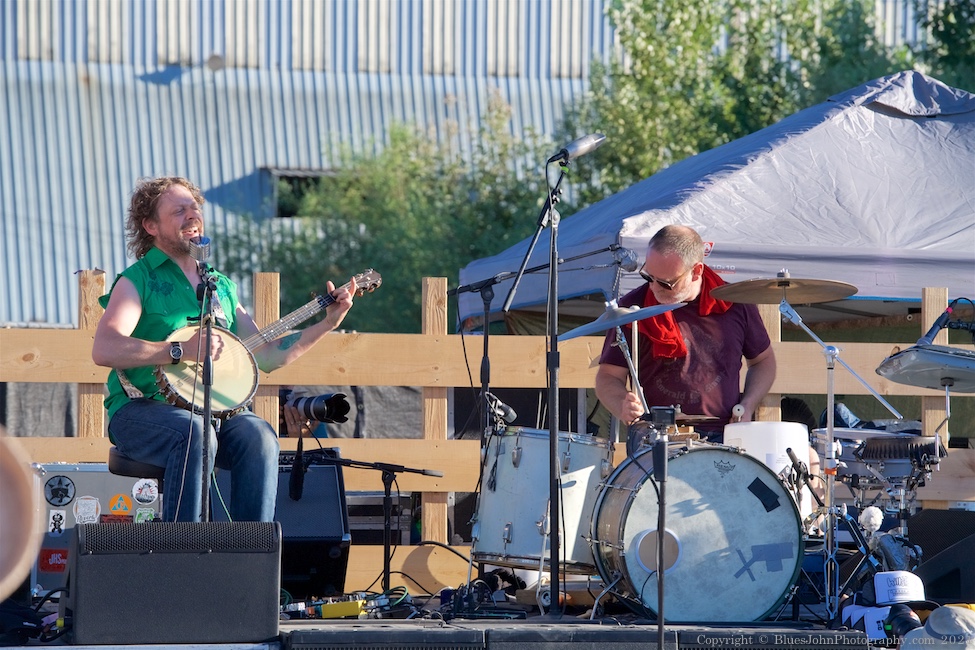 Hillstomp, The Lot at Zidell Yards, Waterfront Blues Festival, photo by John Alcala