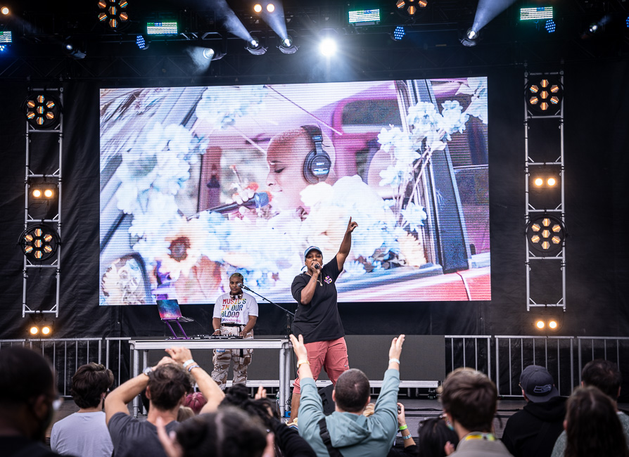 Day In Day Out, photo by Sal Barragan