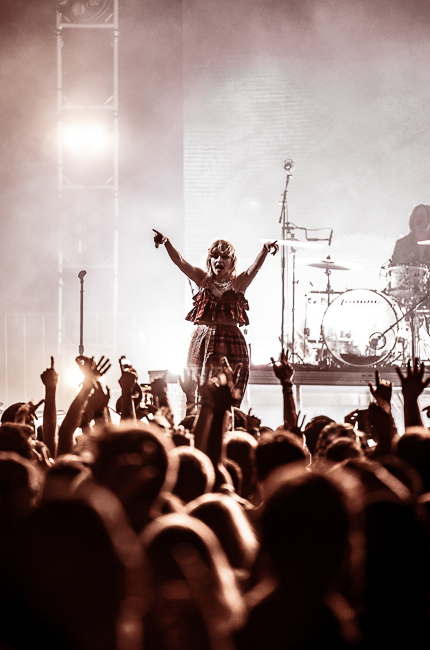 Chvrches, Day In Day Out, photo by Sal Barragan