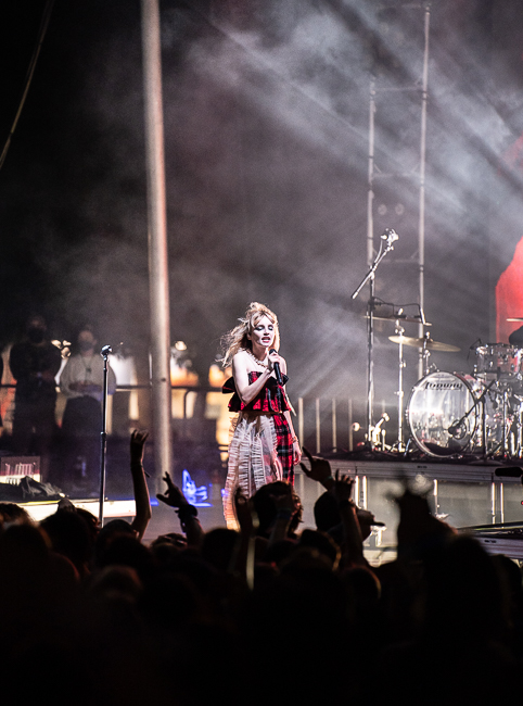 Chvrches, Day In Day Out, photo by Sal Barragan