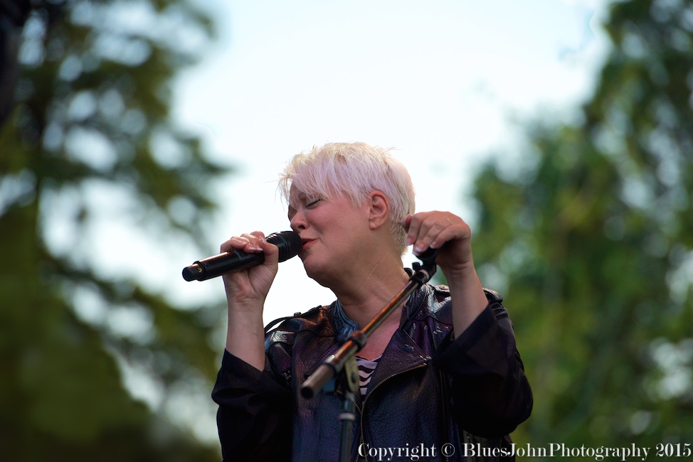 The B-52's, Oregon Zoo Amphitheatre, photo by John Alcala