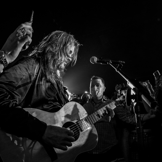 Juanes, Roseland Theater, photo by Miguel Padilla