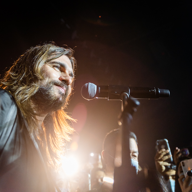 Juanes, Roseland Theater, photo by Miguel Padilla
