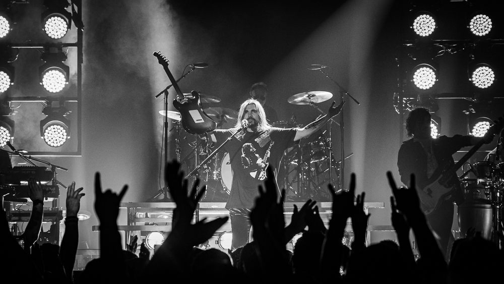 Juanes, Roseland Theater, photo by Miguel Padilla