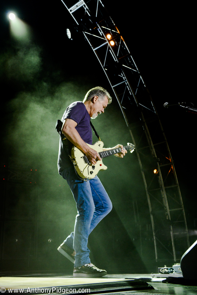 Van Halen, Sunlight Supply Amphitheater, photo by Anthony Pidgeon