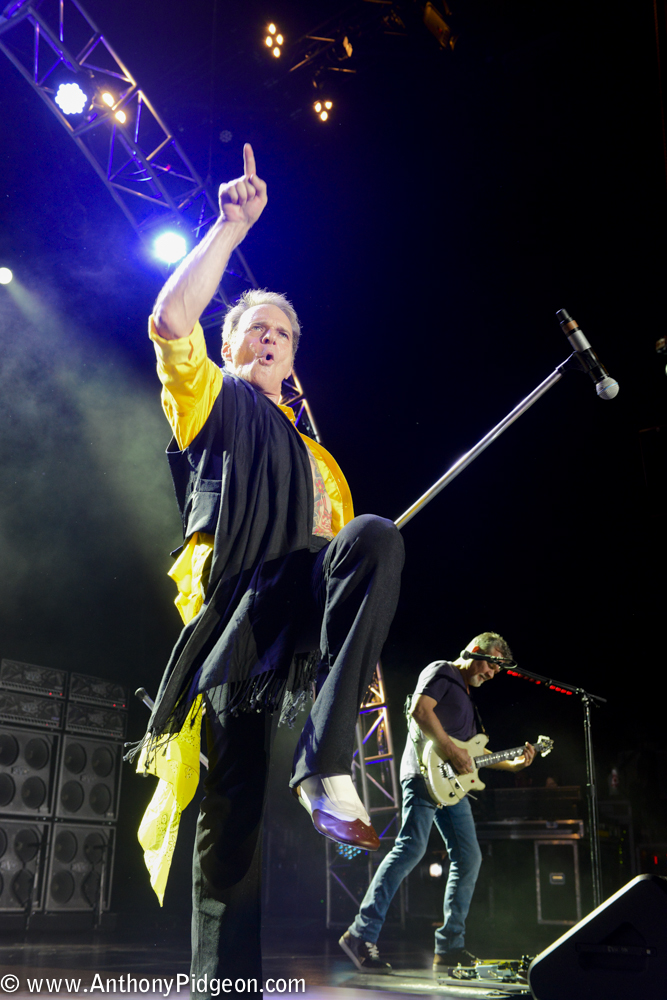 Van Halen, Sunlight Supply Amphitheater, photo by Anthony Pidgeon