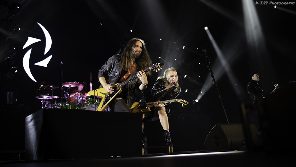 Halestorm, Moda Center, photo by Kevin Pettigrew