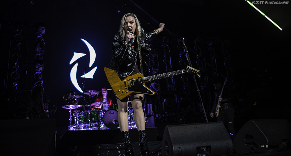 Halestorm, Moda Center, photo by Kevin Pettigrew