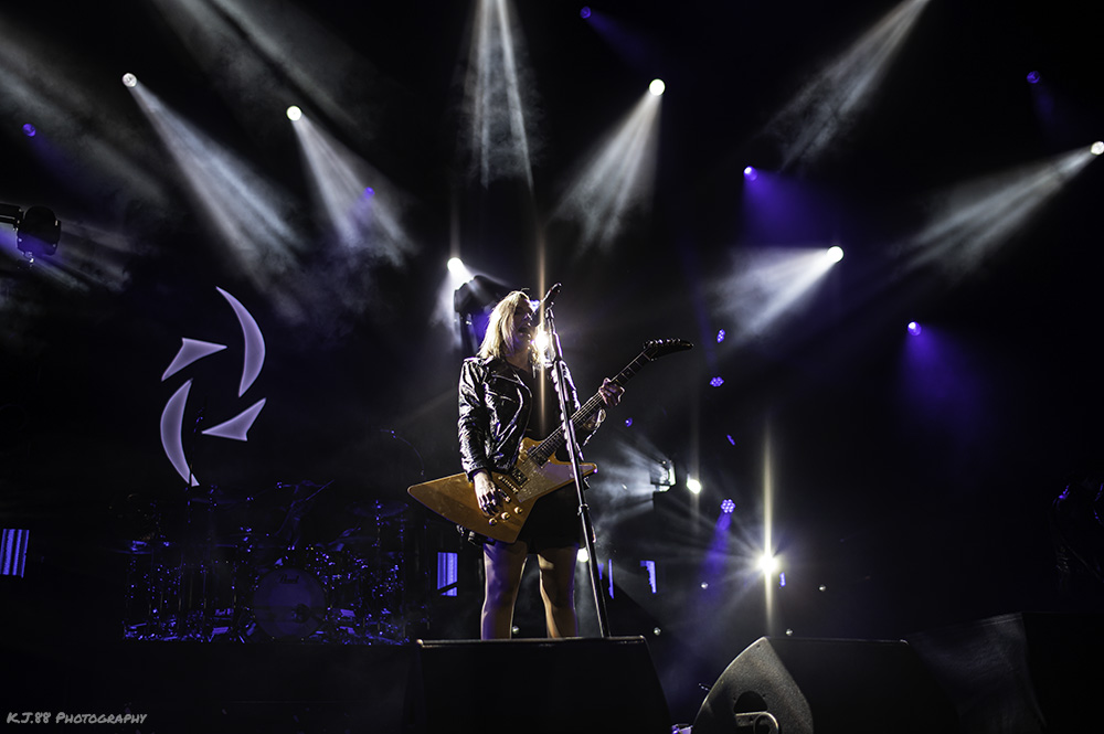 Halestorm, Moda Center, photo by Kevin Pettigrew