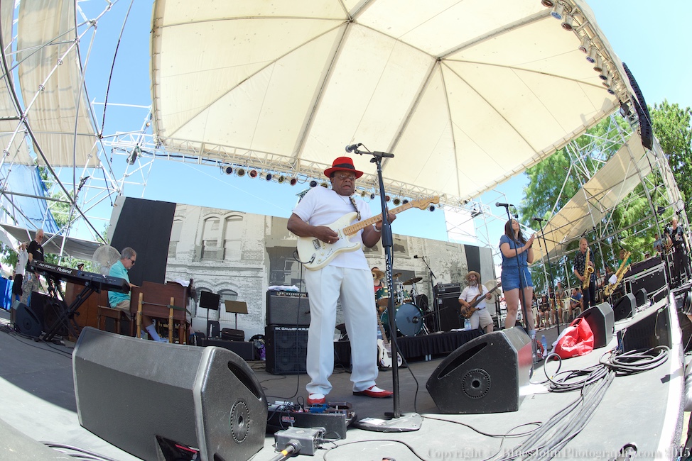Norman Sylvester, Waterfront Blues Festival, Tom McCall Waterfront Park, photo by John Alcala