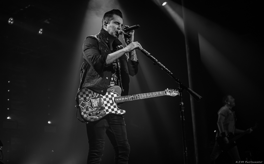 Theory of a Deadman, Roseland Theater, photo by Kevin Pettigrew