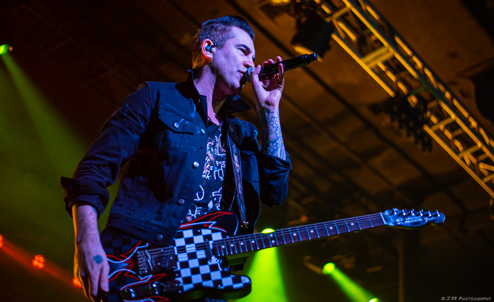 Theory of a Deadman, Roseland Theater, photo by Kevin Pettigrew