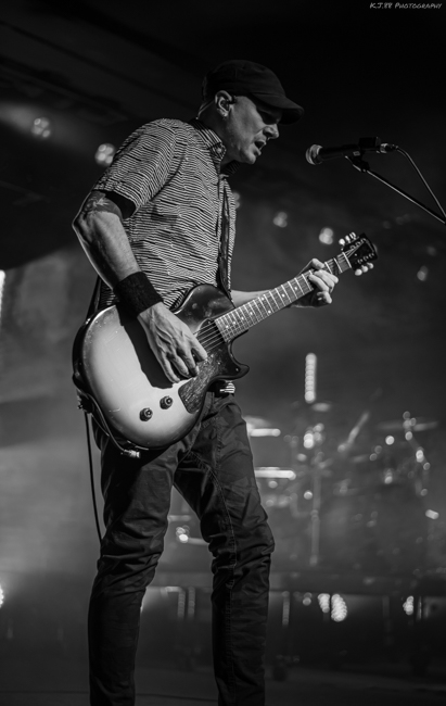 Theory of a Deadman, Roseland Theater, photo by Kevin Pettigrew