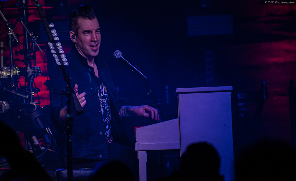 Theory of a Deadman, Roseland Theater, photo by Kevin Pettigrew