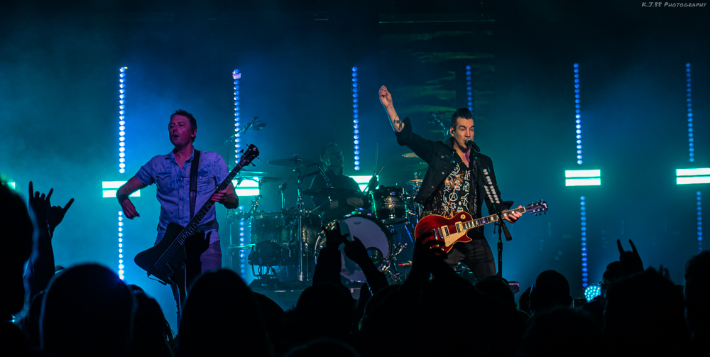 Theory of a Deadman, Roseland Theater, photo by Kevin Pettigrew