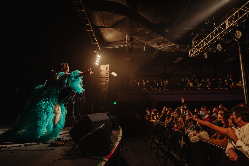 Cassandra Lewis, Roseland Theater, photo by Kai Hayashi