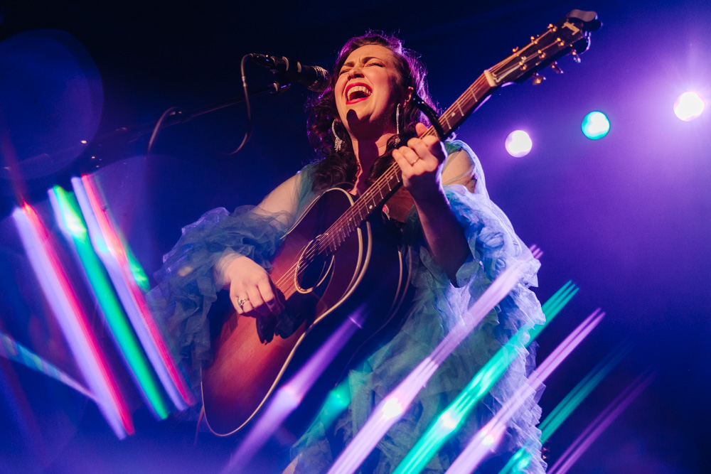Cassandra Lewis, Roseland Theater, photo by Kai Hayashi