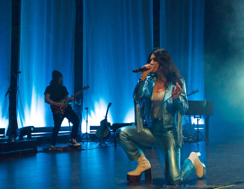 Marina, Keller Auditorium, photo by John Alcala