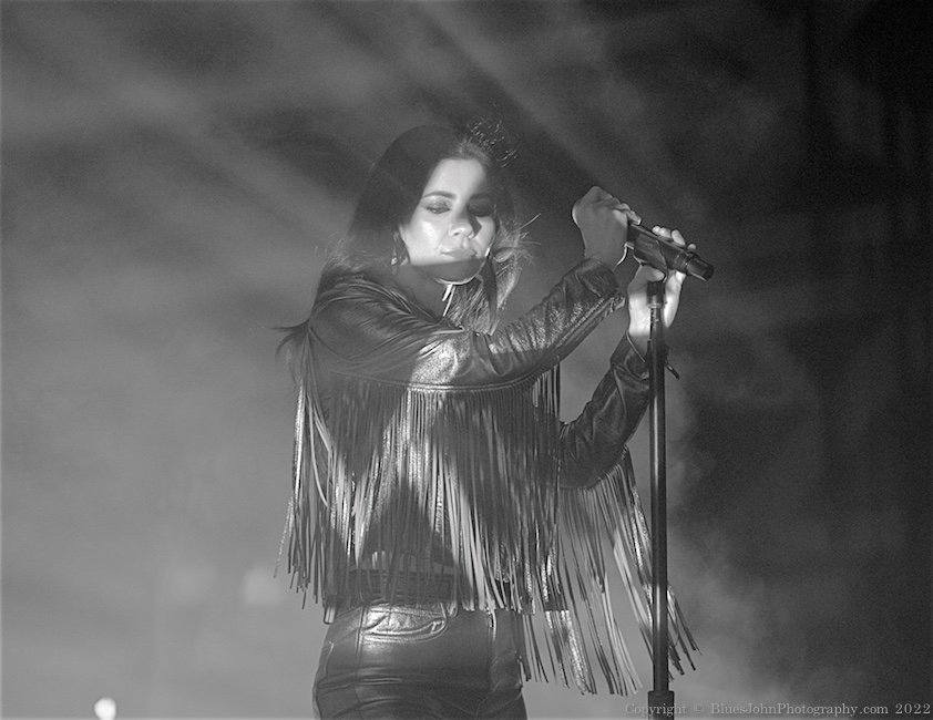 Marina, Keller Auditorium, photo by John Alcala