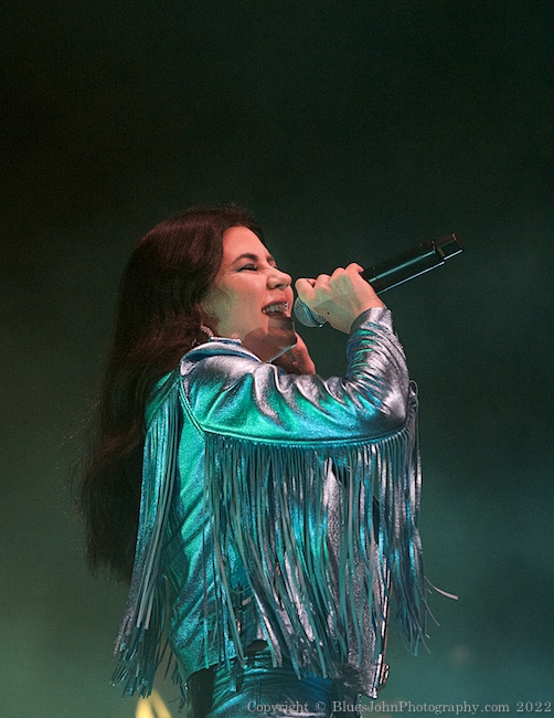 Marina, Keller Auditorium, photo by John Alcala