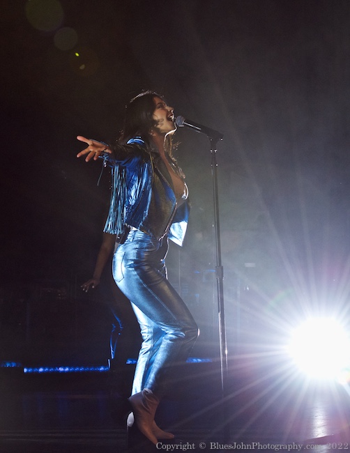 Marina, Keller Auditorium, photo by John Alcala