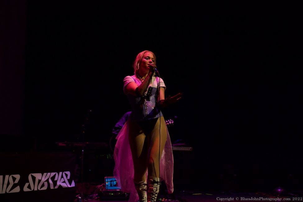 Tove Styrke, Keller Auditorium, photo by John Alcala