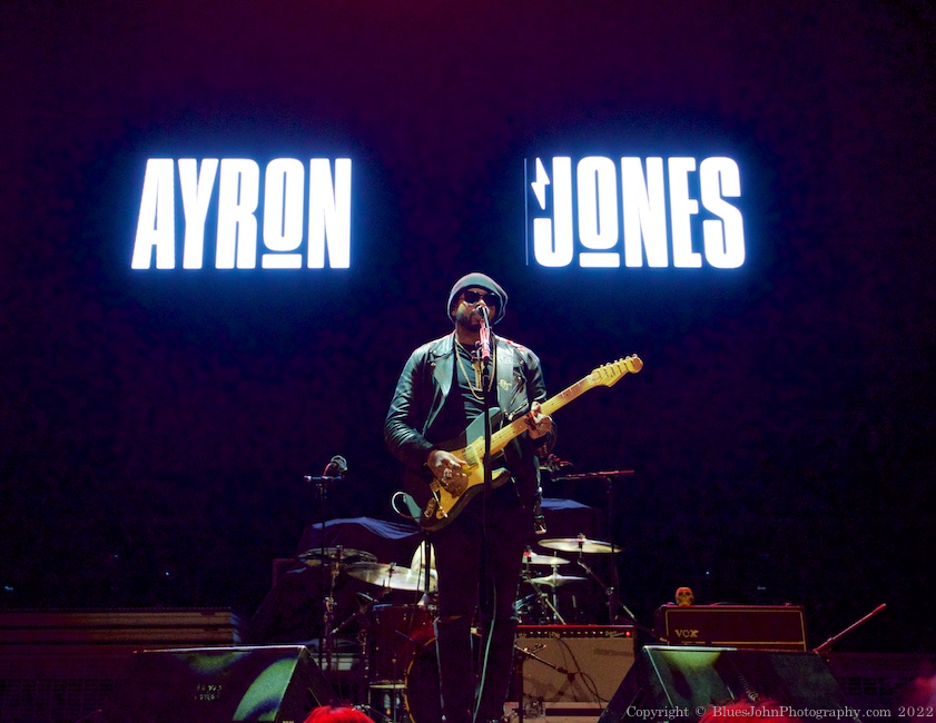 Ayron Jones and The Way, Arlene Schnitzer Concert Hall, photo by John Alcala