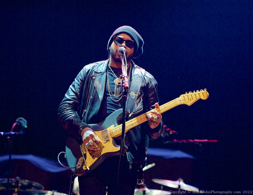 Ayron Jones and The Way, Arlene Schnitzer Concert Hall, photo by John Alcala