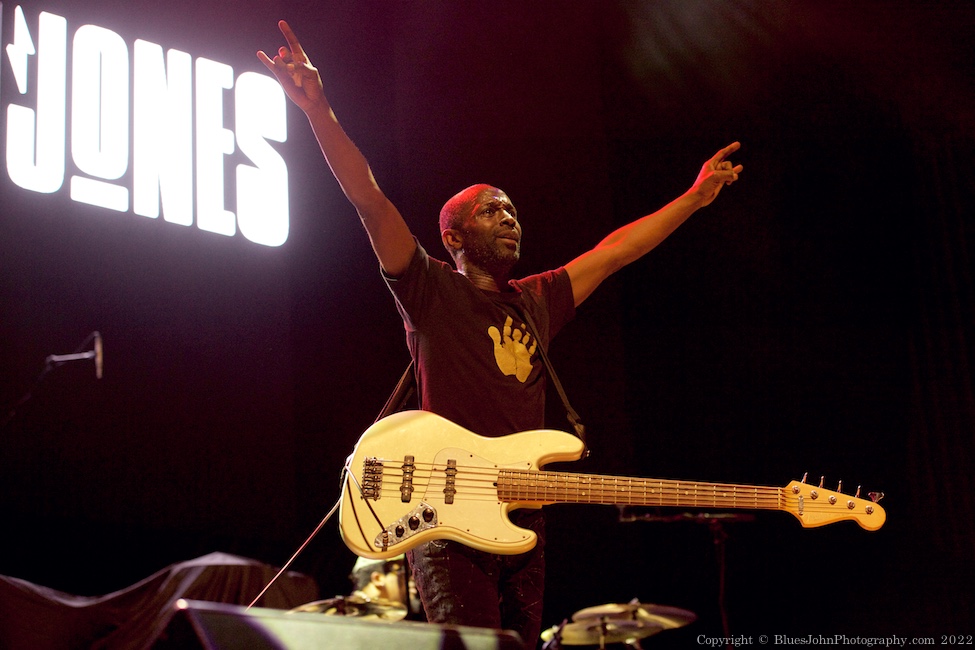 Ayron Jones and The Way, Arlene Schnitzer Concert Hall, photo by John Alcala