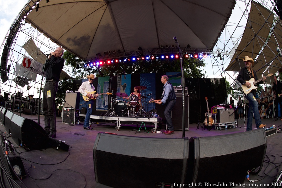 Waterfront Blues Festival, Tom McCall Waterfront Park, photo by John Alcala