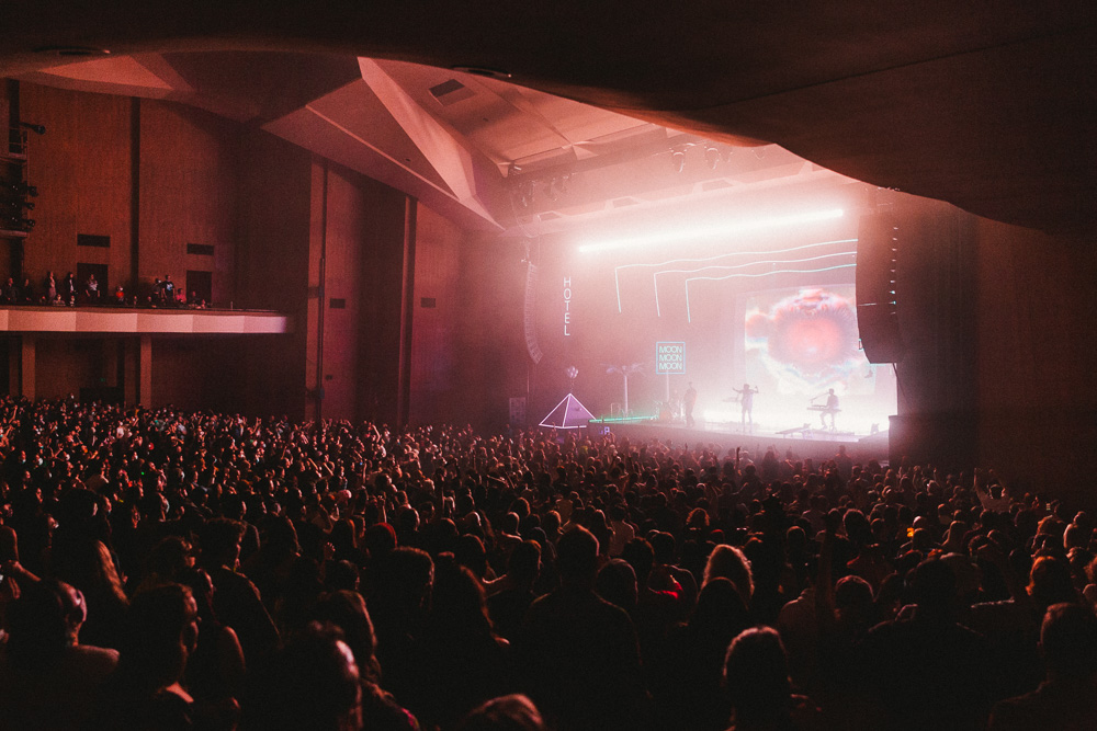 Glass Animals, Keller Auditorium, photo by Blake Sourisseau