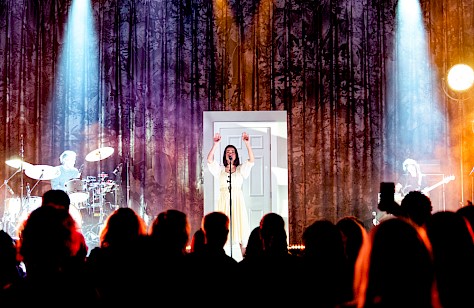 Mitski, Arlene Schnitzer Concert Hall, photo by Ignacio Quintana