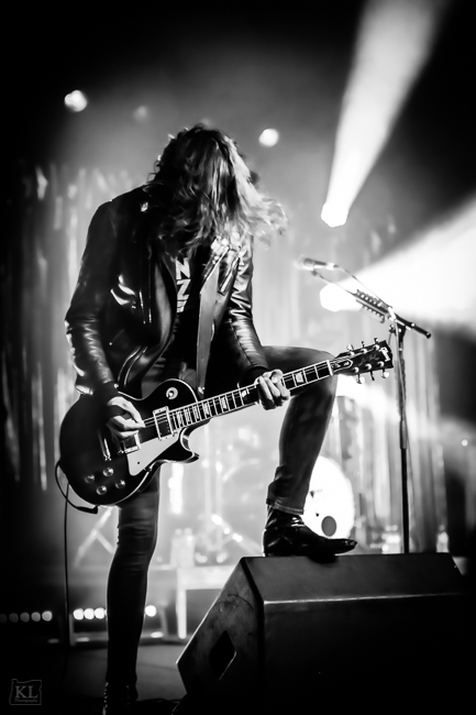 The Darkness, Roseland Theater, photo by Kris Luke