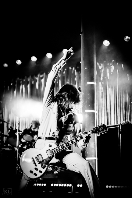 The Darkness, Roseland Theater, photo by Kris Luke