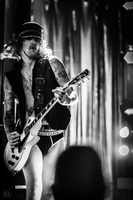 The Darkness, Roseland Theater, photo by Kris Luke