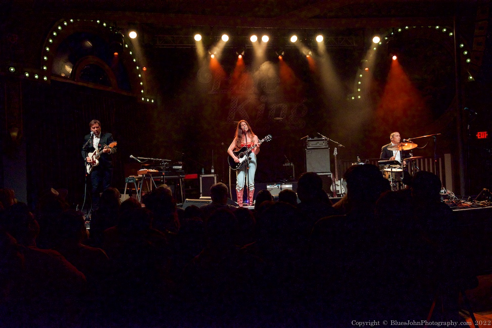 Lola Kirke, Crystal Ballroom, photo by John Alcala