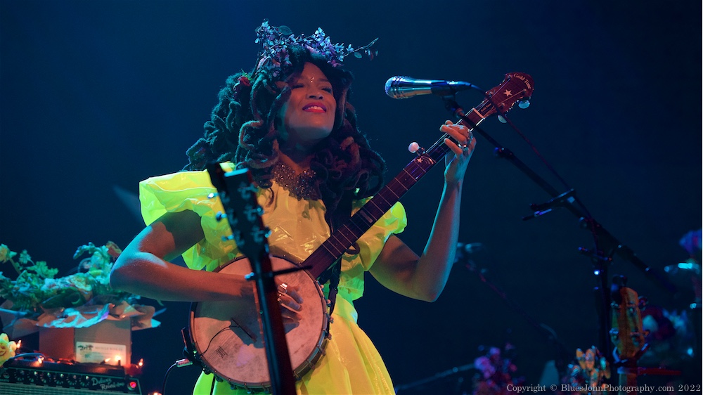 Valerie June, Aladdin Theater, photo by John Alcala