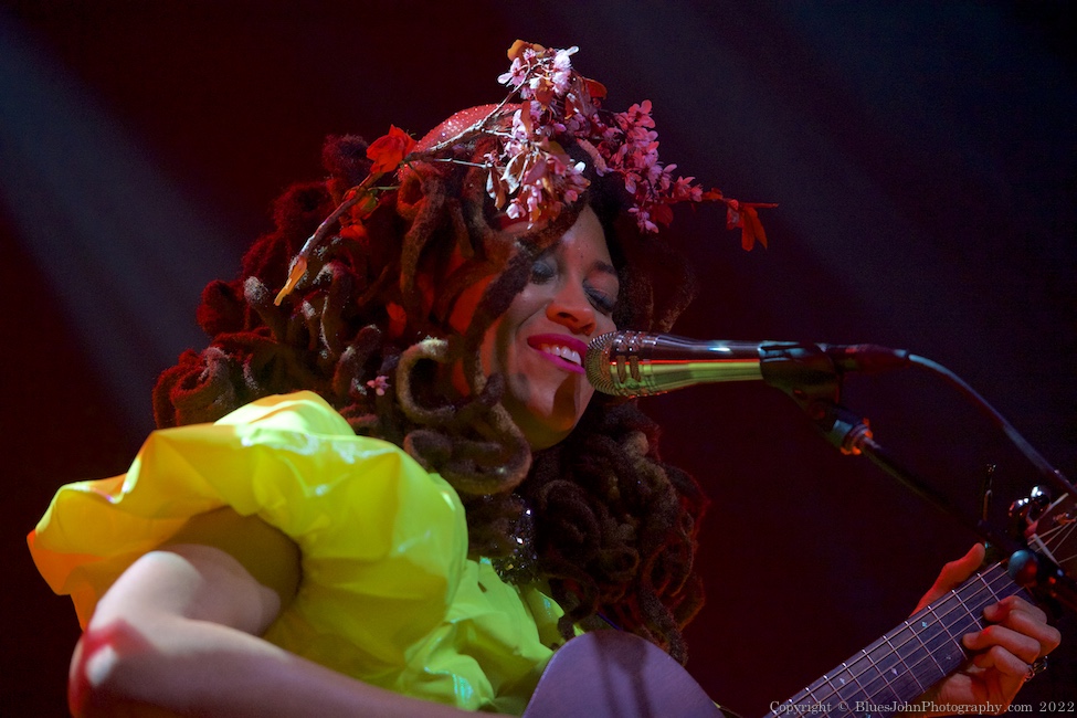 Valerie June, Aladdin Theater, photo by John Alcala