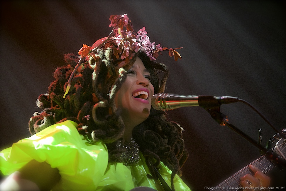 Valerie June, Aladdin Theater, photo by John Alcala