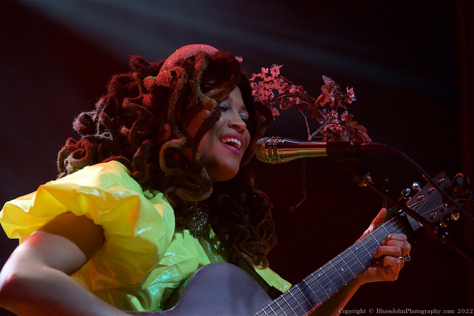 Valerie June, Aladdin Theater, photo by John Alcala