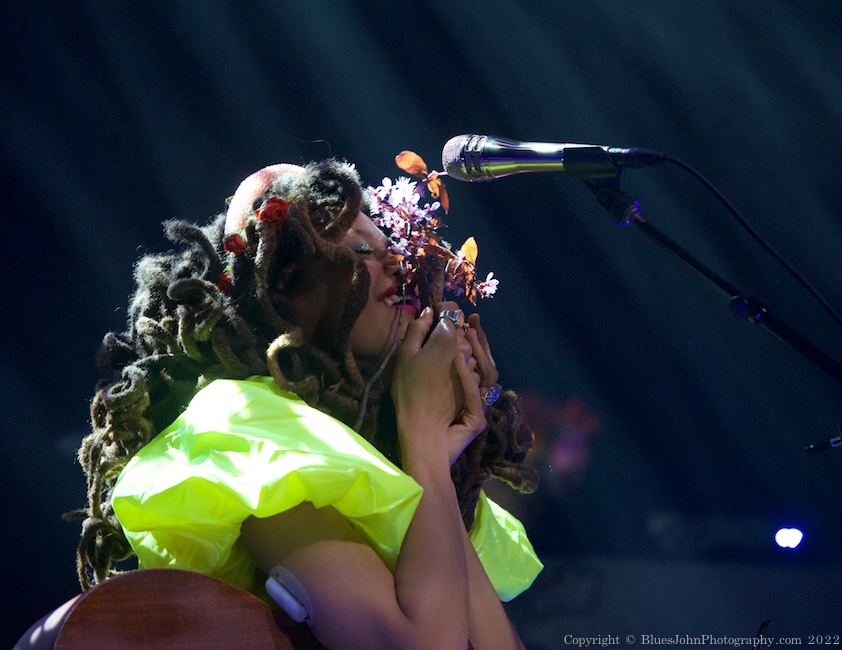 Valerie June, Aladdin Theater, photo by John Alcala