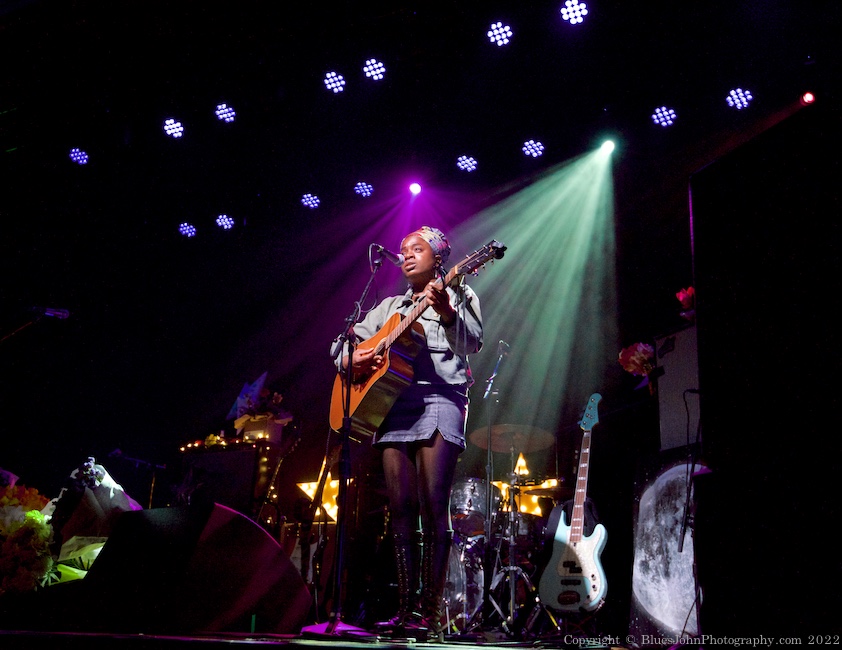 Sunny War, Aladdin Theater, photo by John Alcala